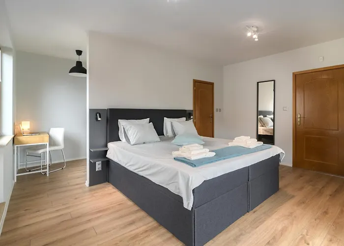 Magdalena - Two Bathrooms, Perfect Center Varna