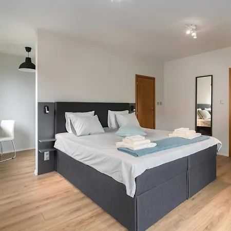 Magdalena - Two Bathrooms, Perfect Center فارنا