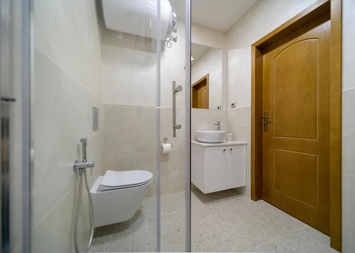 Magdalena - Two Bathrooms, Perfect Center Varna